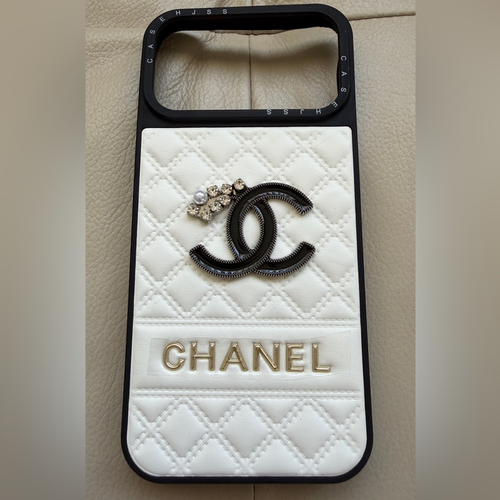 CHANEL Black iPhone 17 pro max Case